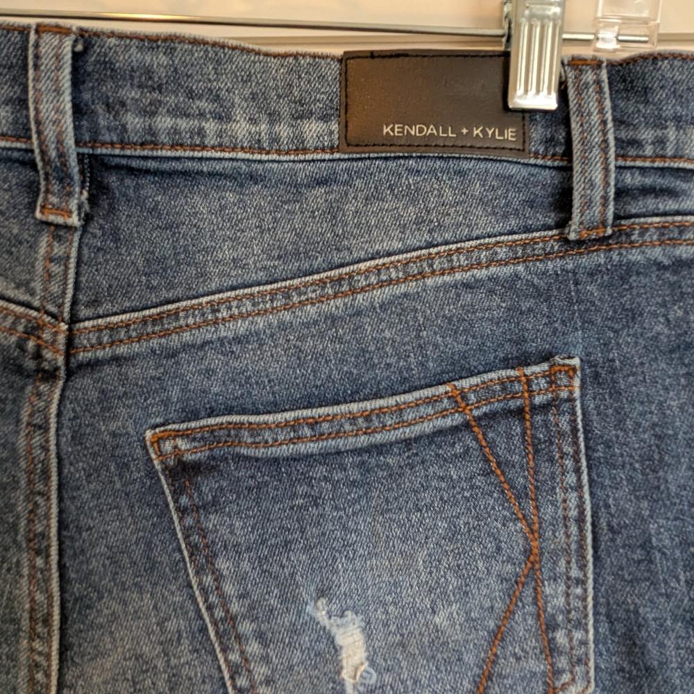 Kendall & Kylie Icon Shorts Denim Distressed Jean Shorts Size 7 28 Booty 3 In - Picture 7 of 10
